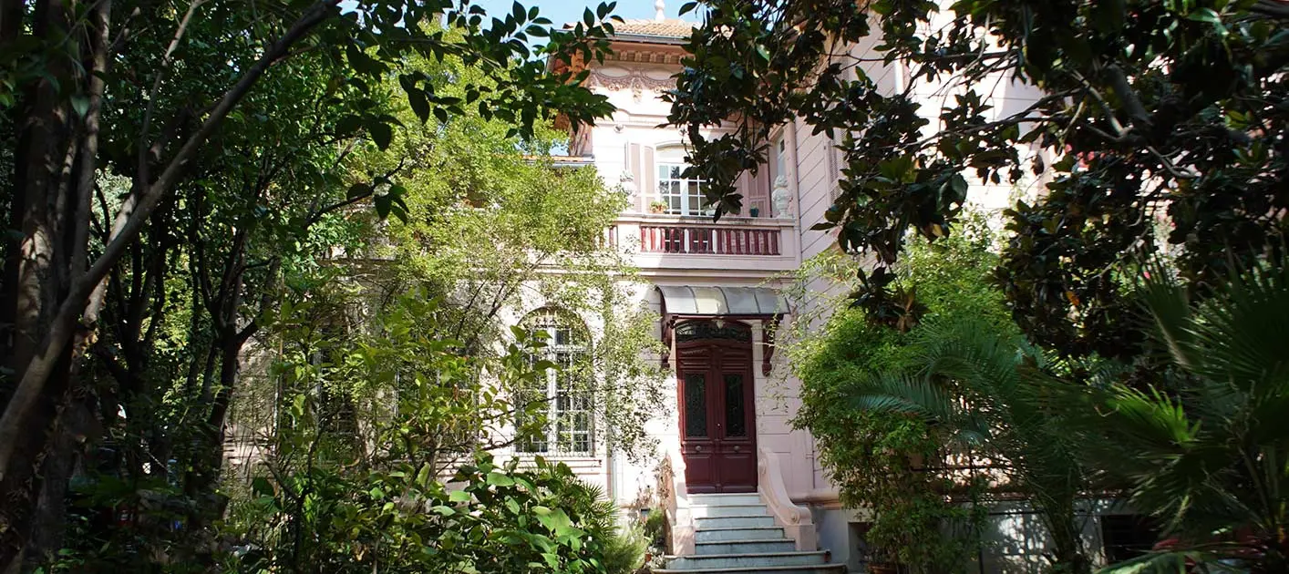 Le bureau de l'Agence Web Meyer où l'on crée des sites web et où on réalise des rêves